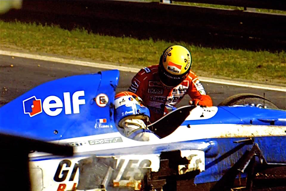 Senna helping to Erik Comas